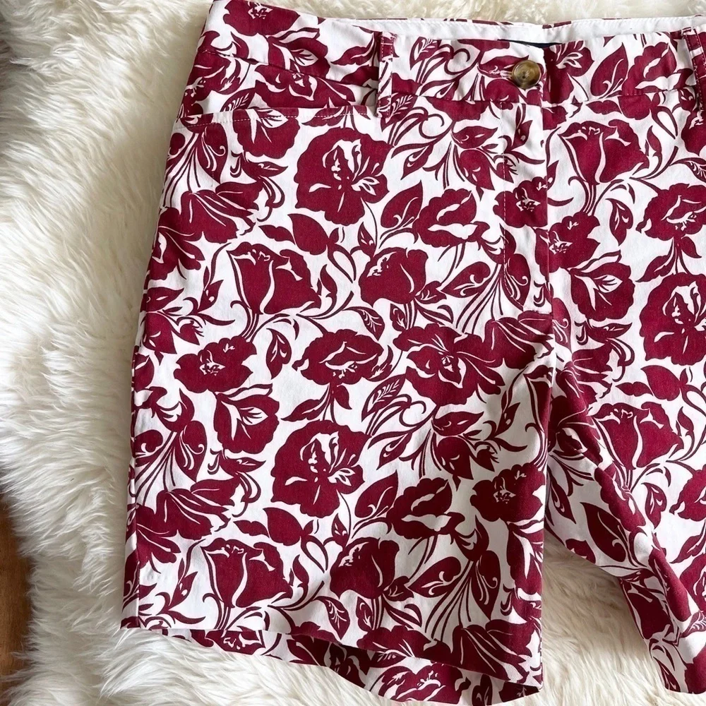 Lands End Mid Rise Floral Shorts 7” Inseam - Picture 2 of 6